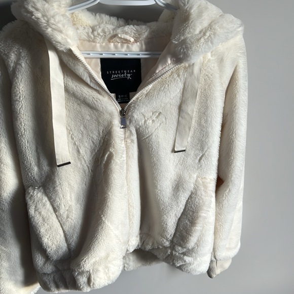 Sherpa Jacket - Picture 2 of 2